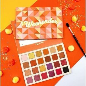 Kara beauty weekender palette